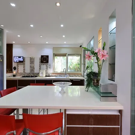Luxury Villa With A Heated Pool, Jakuzi And A Sea View 70M From The Beach Herzliya Exterior photo