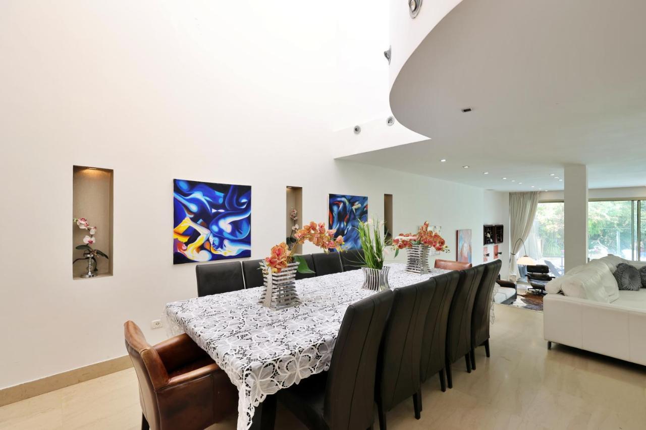 Luxury With A Heated Pool, Jakuzi And A Sea View 70m From The Beach *
