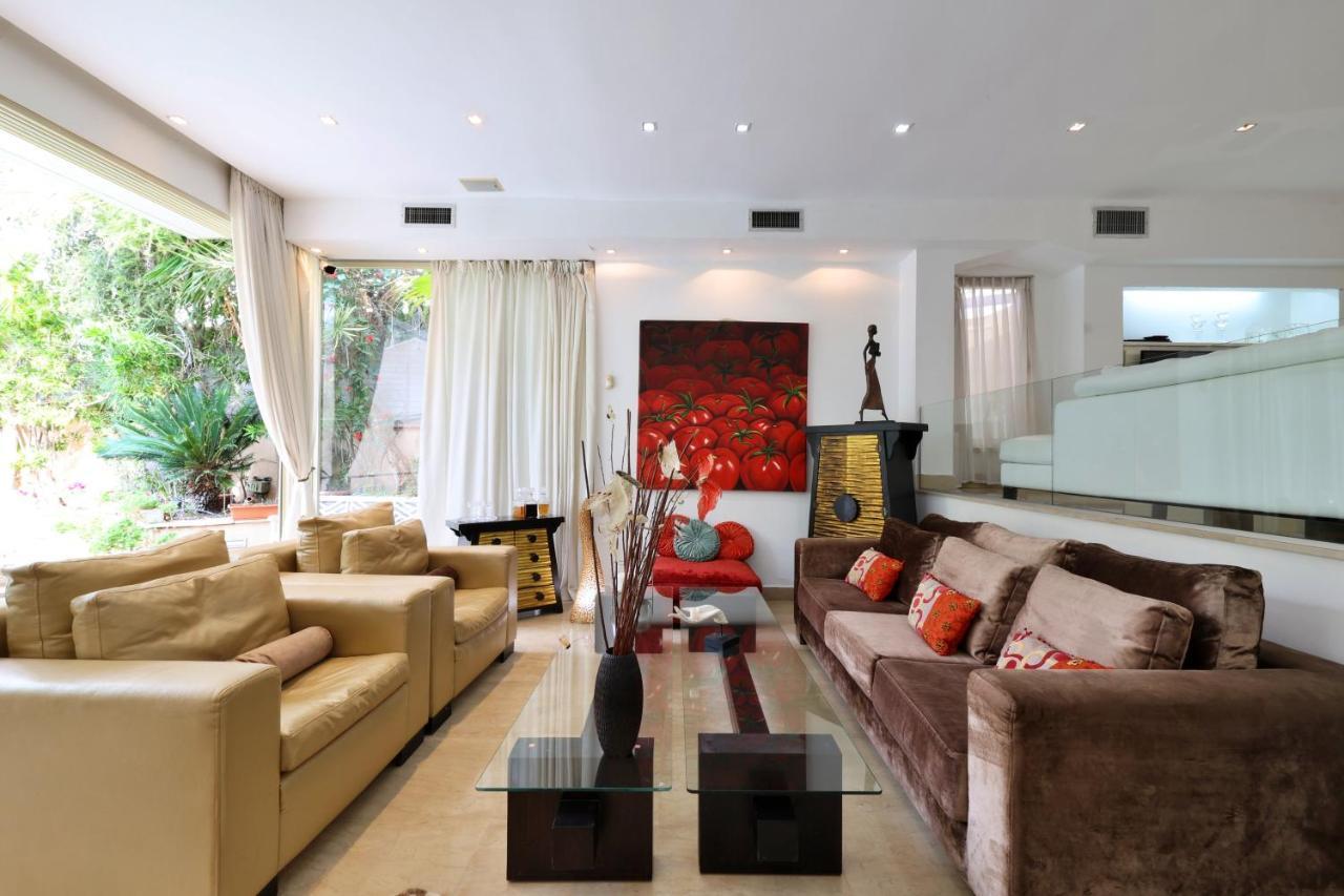 Luxury With A Heated Pool, Jakuzi And A Sea View 70m From The Beach Herzliya